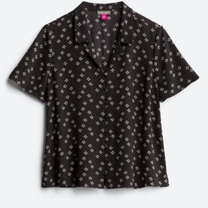 VINCE CAMUTO  Hamie Button Down Textured Top EUC